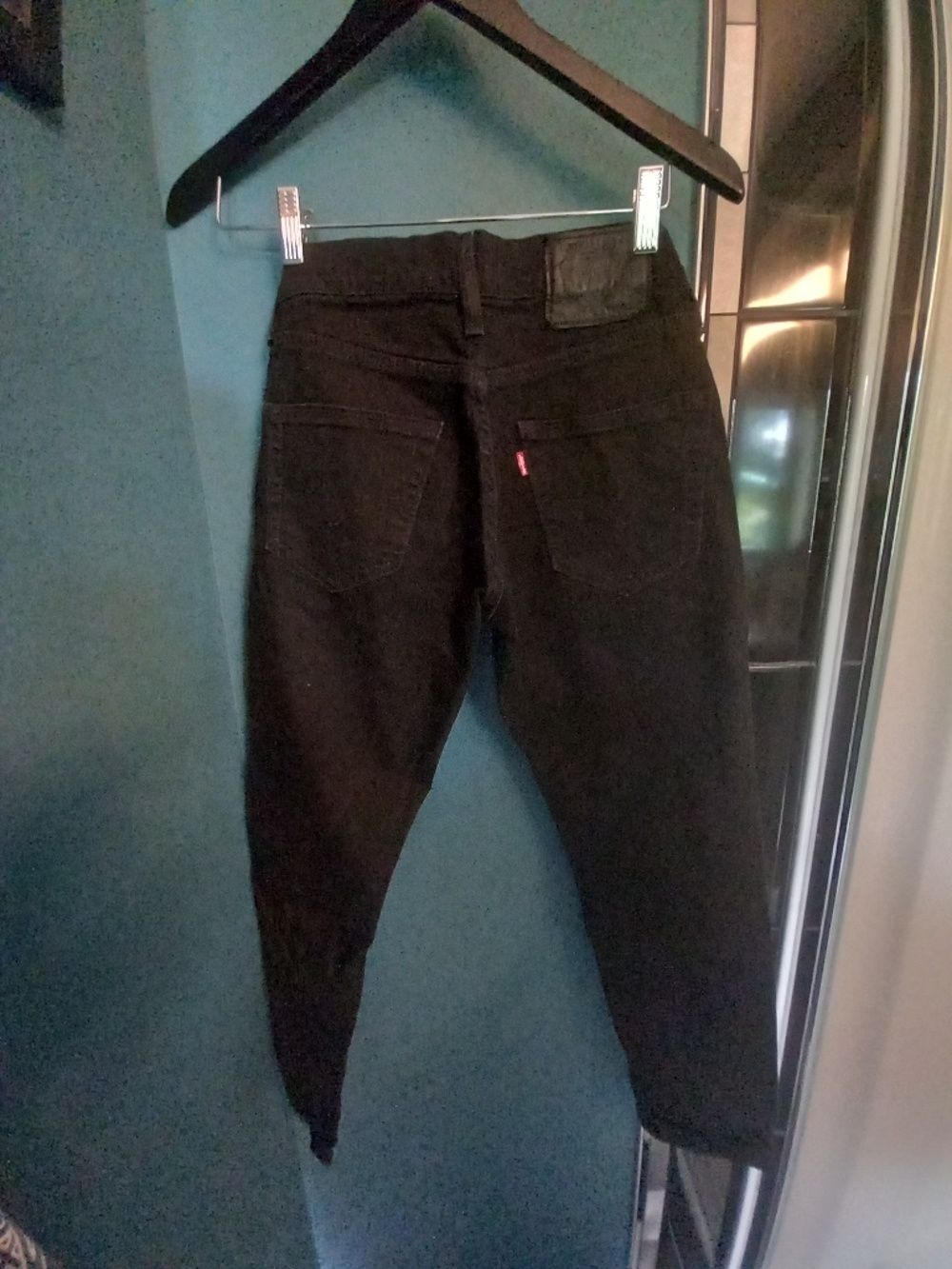 Levi's- Women's- SZ 28- Black